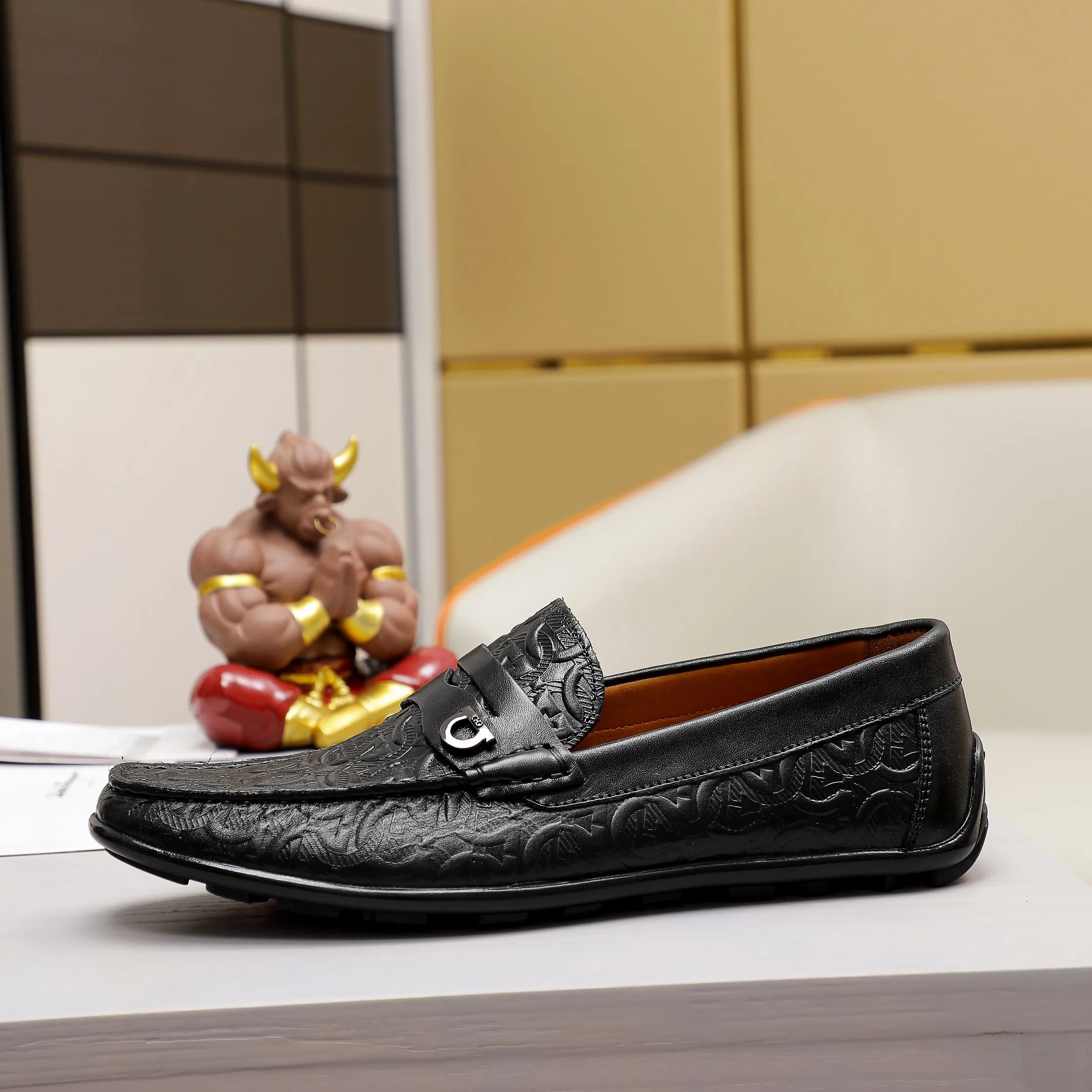 Men's clothing and shoes💰360 🔥Ferragamo's new men's casual slip-on shoes🇨🇳Official website original 1:1 mold opening, original quality💯Fine workmanship, high-end luxury☘The upper is made of imported Italian first-layer cowhide🌴Top layer🐷Leather lining🍓Rubber wear-resistant and non-slip outsole, breathable and comfortable to wear🍍The first choice for high-grade men🍉Black, brown. Code number 38-45